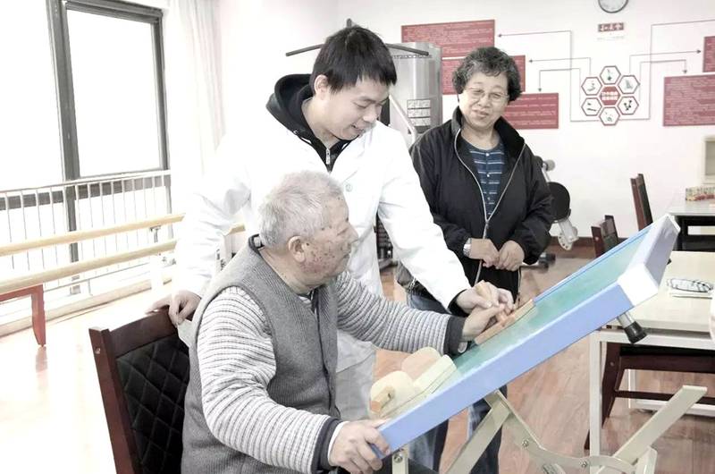 保利成都和熹会:成都失能老人全护理到临终关怀衔接机构的专业之选