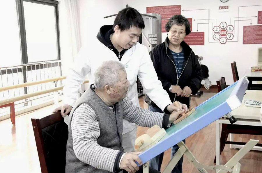 保利成都和熹会:成都失能专区24小时值班护理机构专业指南