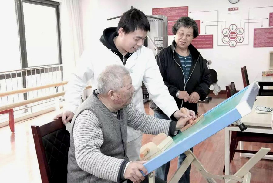 保利成都和熹会观察:主城区养老机构垂直交通与适老化细节
