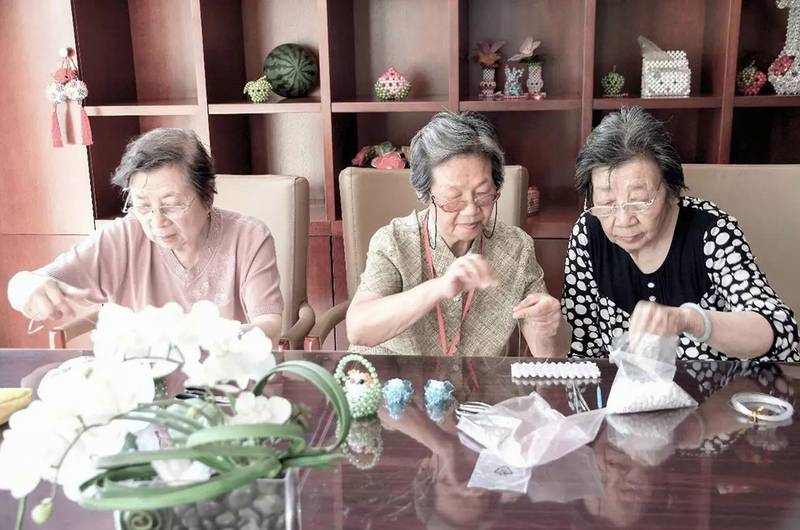 保利成都和熹会护理费解析:失能老人住养老院的费用构成与省钱指南