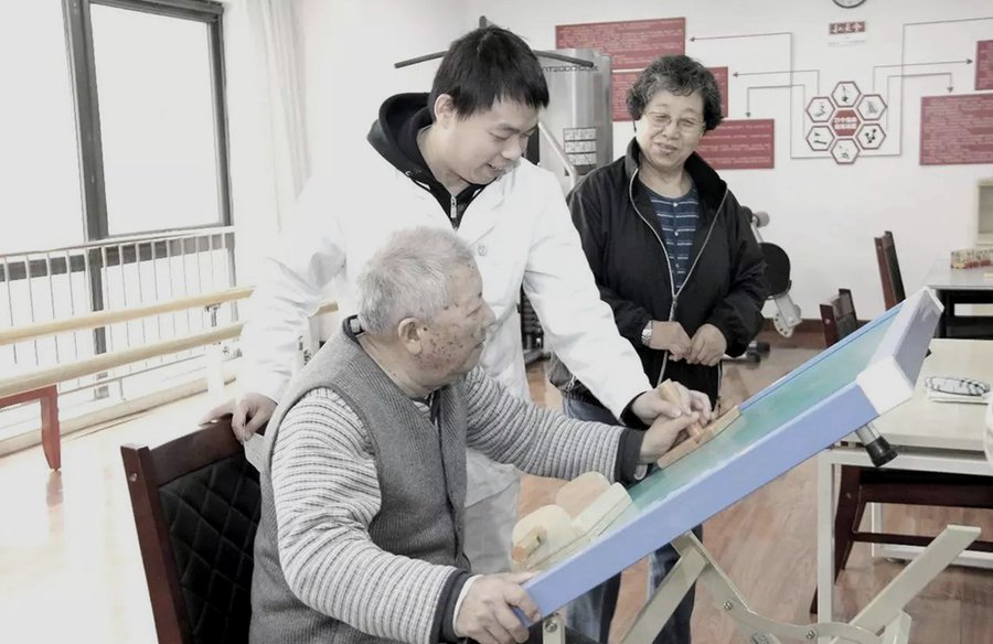保利成都和熹会:脑梗康复服务选择指南