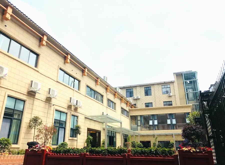 哺恩平福养老护理中心:成都刚出院老人短期康复的参观参考