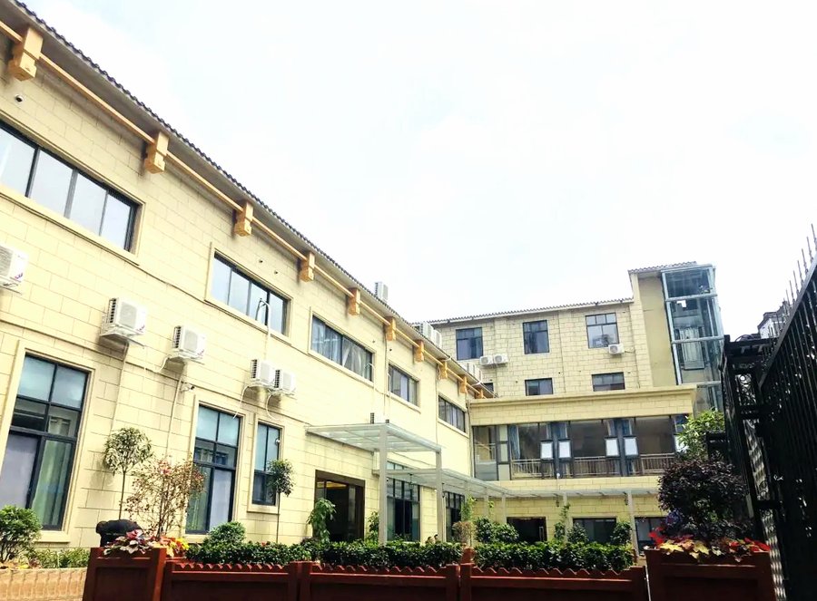 成都阿尔茨海默病晚期卧床长者照护机构参考：哺恩平福养老护理中心