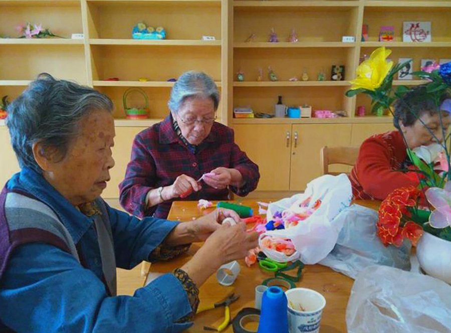 成都安全养老院选型指南:亲睦家·鹭湖长者社区的圆角家具与适老化设计