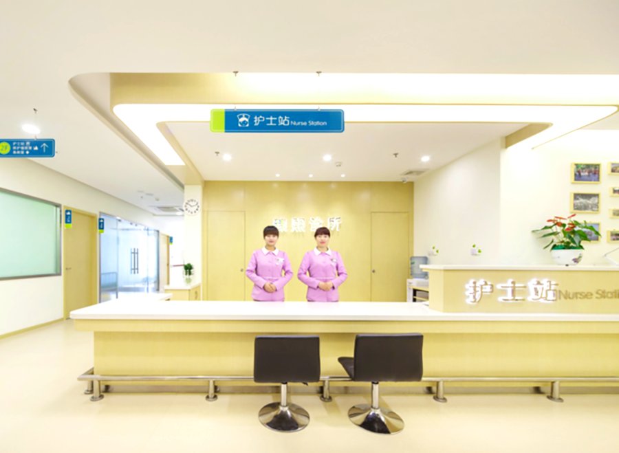 成都半自理长辈护理型养老院选型参考：以亲睦家·学苑医养中心为例，从收住分级核查到费用结构对照
