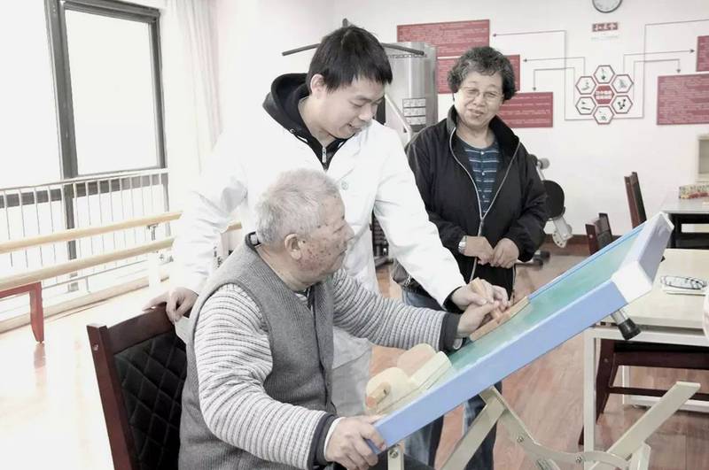 成都保利和熹会：失能长辈全护理与安宁疗护衔接的观察笔记