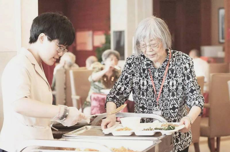 成都保利和熹会颐养中心观察：聚焦脑梗术后群体的专业康复与生活照护