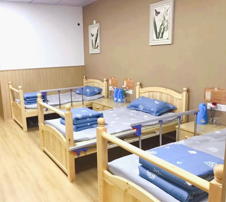 成都哺恩平福养老护理中心:单人间带独立卫浴的费用参考及实况解读