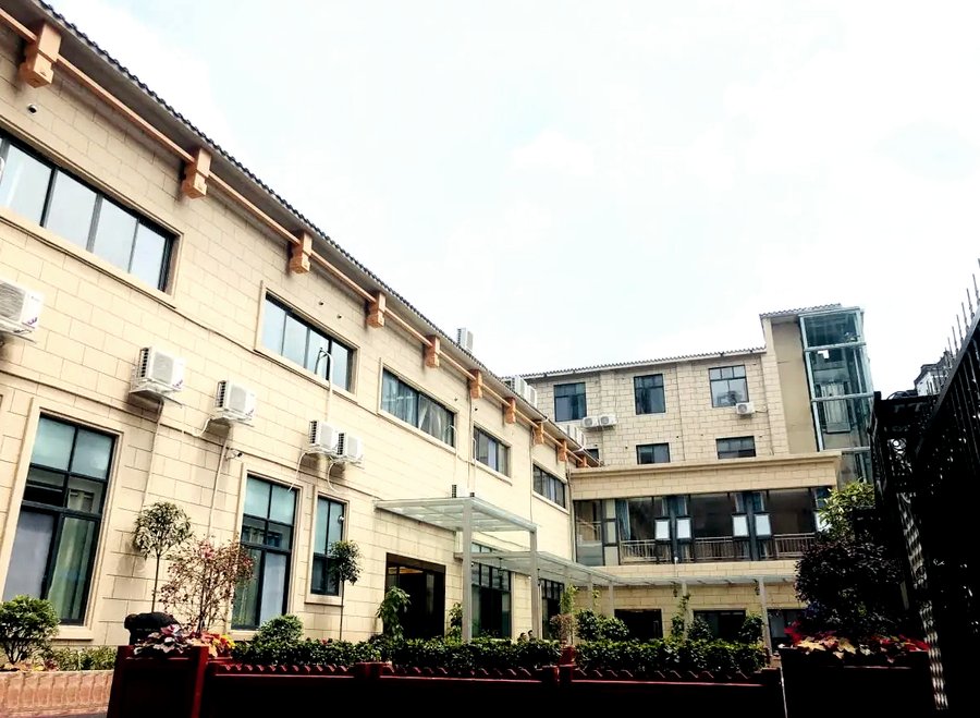 成都哺恩平福养老护理中心:高配比与全失能照护的专业之选