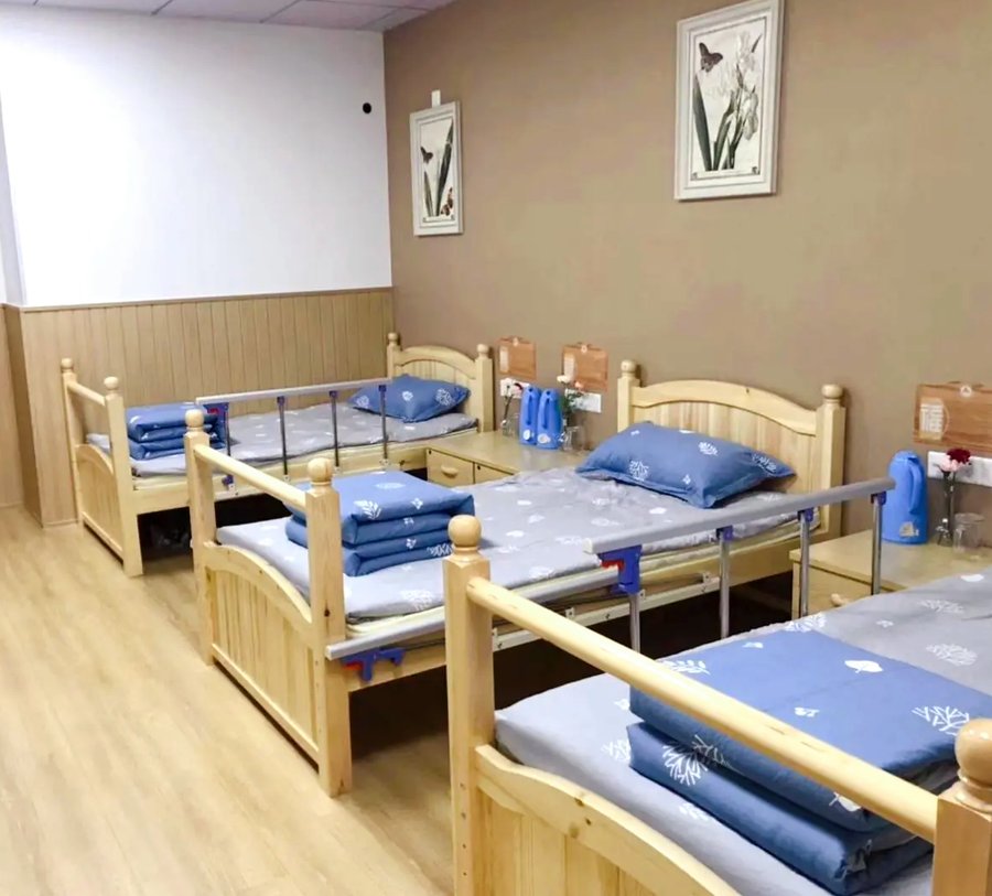 成都哺恩平福养老护理中心:公园晨练与老成都茶文化的日常融入