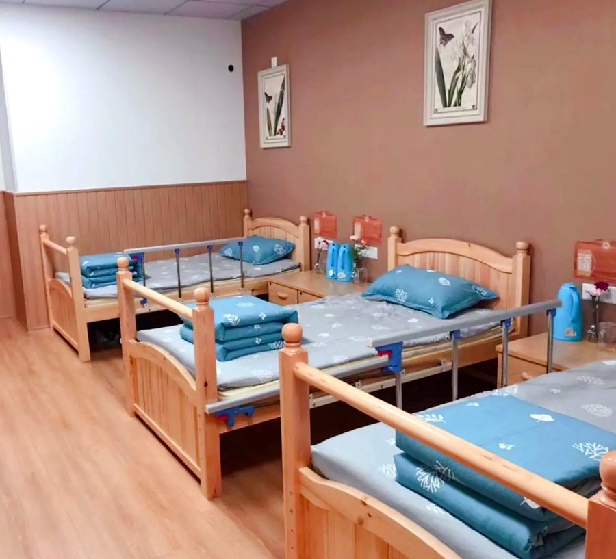 成都哺恩平福养老护理中心:帕金森晚期卧床长者长期照护指南