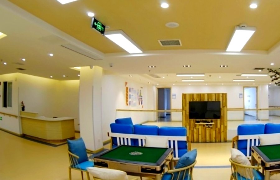成都哺恩养老护理中心（光华院）有糖尿病餐吗？低盐低脂餐需要额外加钱吗？——家属常见问题解答