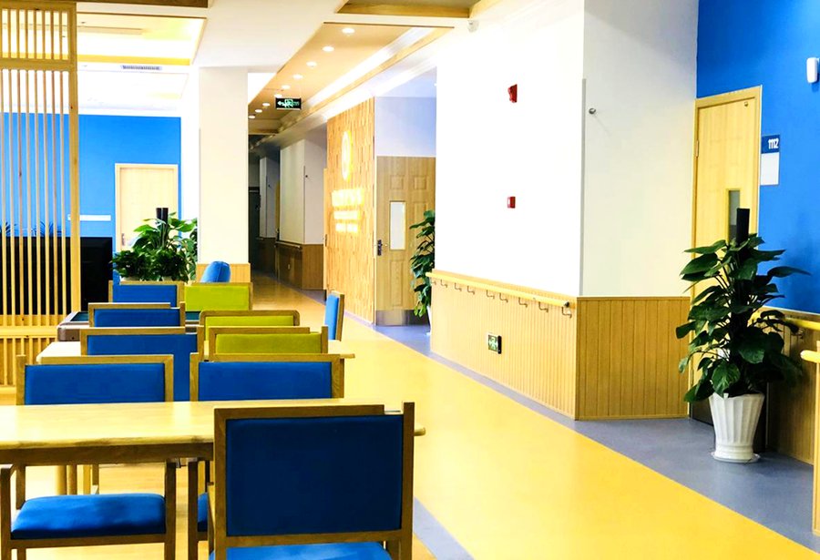 成都哺恩养老护理中心平福院安宁疗护服务与月费拆解:床位+护理分级+医疗附加+长护险抵扣参考