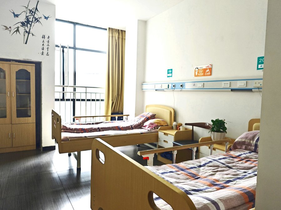 成都成华区安宁疗护与普惠养老选型参考：蜀都颐锦照护观察