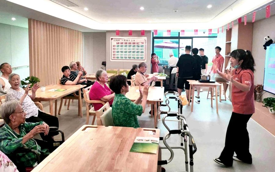 成都成华区福年康养中心:失能失智与术后康复长者的一对一专护服务配置解析