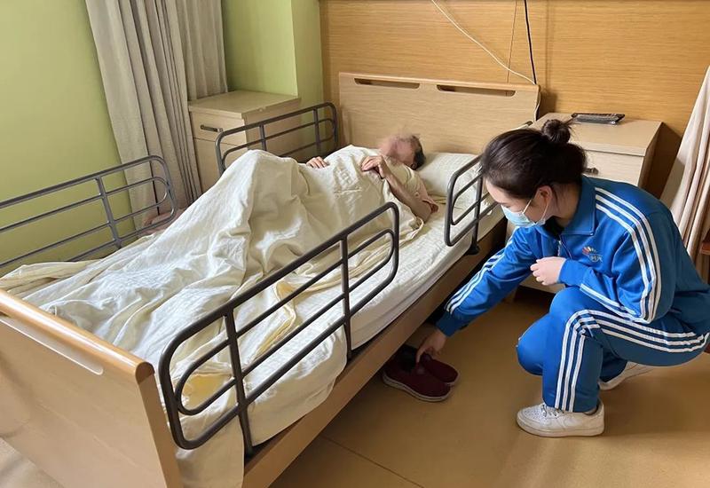 成都成华区养老怎么选?双桥子·安康年养老服务中心案例解析