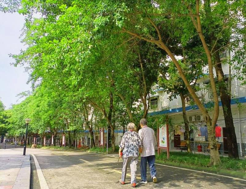 成都纯德养老中心:220亩生态园林里的颐养生活