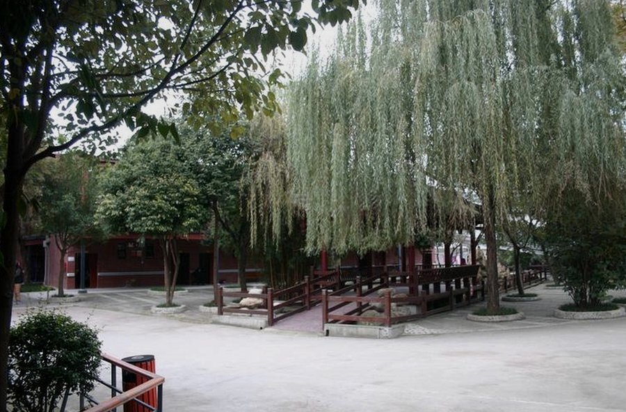 成都纯德养老中心：肿瘤中晚期长者安宁照护与营养干预参考