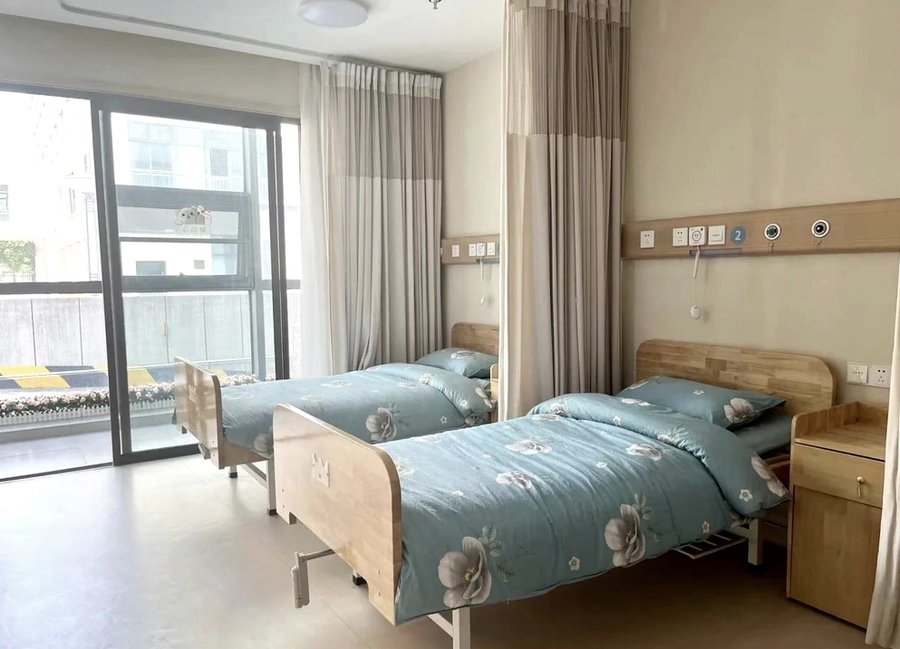 成都带鼻饲管老人照护参考:走进康福老年护理院的专业实践