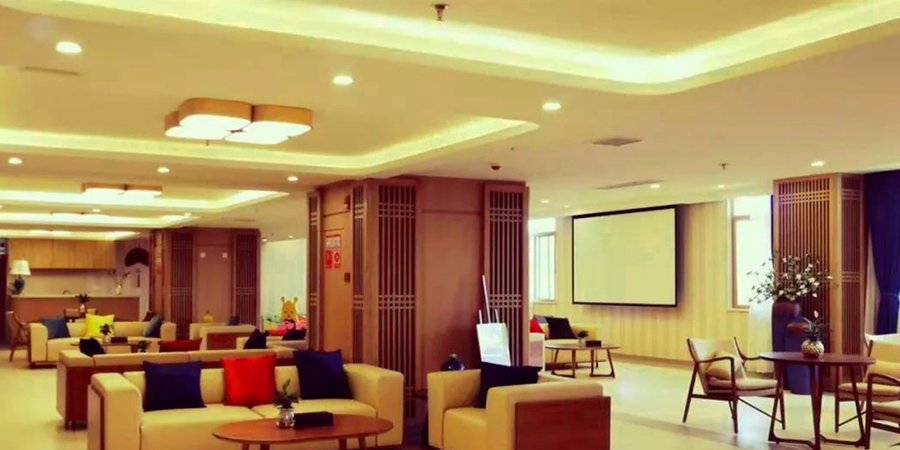 成都带地暖养老机构分级选型参考:亲睦家·鹭湖长者社区的全场景适配