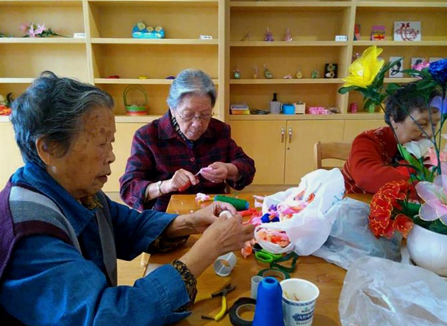 成都带胃管老人养老院收住条件与费用构成参考|以亲睦家·鹭湖长者社区为例