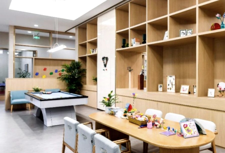成都迪马常青社·学苑医养中心:书画室、门球场、种植区与多功能活动区配套参考