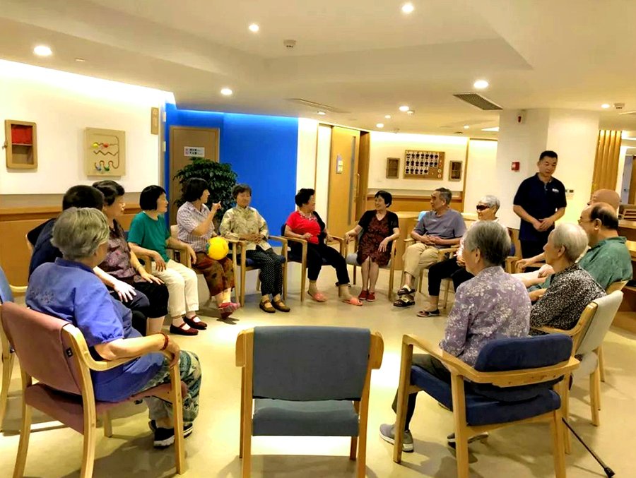 成都地铁5号线旁康养实录:蓉夕荟护理院的步行距离与照护观察