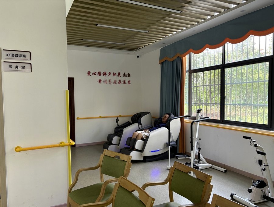 成都恩田长者养护中心硬件配置观察：独立卫浴与新风采暖的实地参考