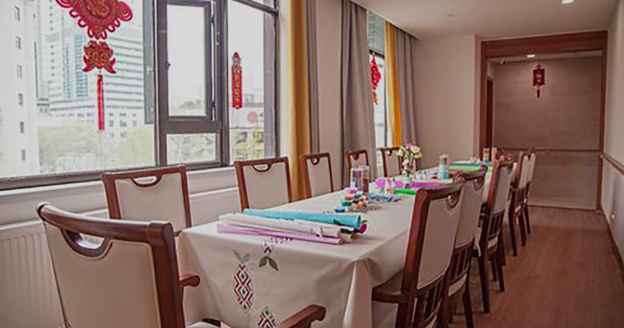 成都福邻养老公寓:流食软食服务答疑与专业膳食解析