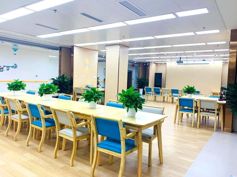 成都福年康养中心:成华区全护理卧床照护的收费与服务参考