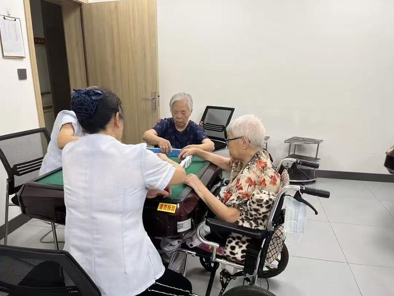 成都高新区带护理院的养老院有哪些?探访锦欣花乡康养中心的医养实践