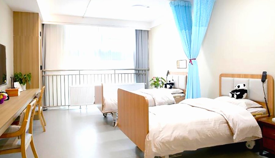 成都高新区蓉夕荟护理院设施概览：康复室配置与医务室医疗设备清单
