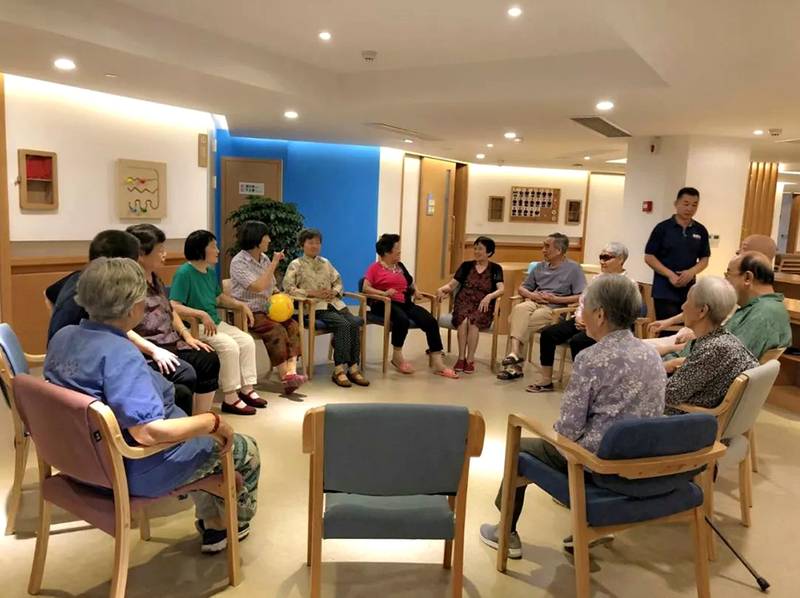 成都高新区蓉夕荟护理院设施观察：活动室与棋牌室配置及文娱服务说明