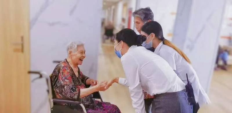 成都高新区自理老人住养老院多少钱?锦欣花乡康养中心月费2000元起