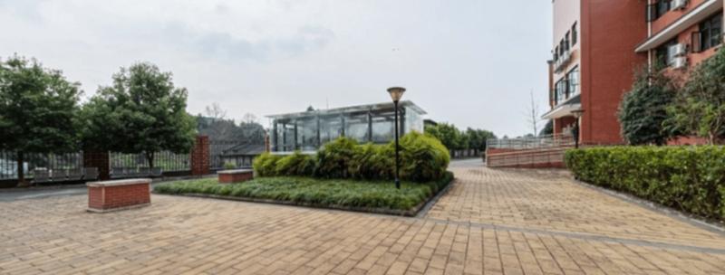 成都公办敬老院收费含吃住护理吗:一份来自清泉中心敬老院福洪分院的公开对照笔记