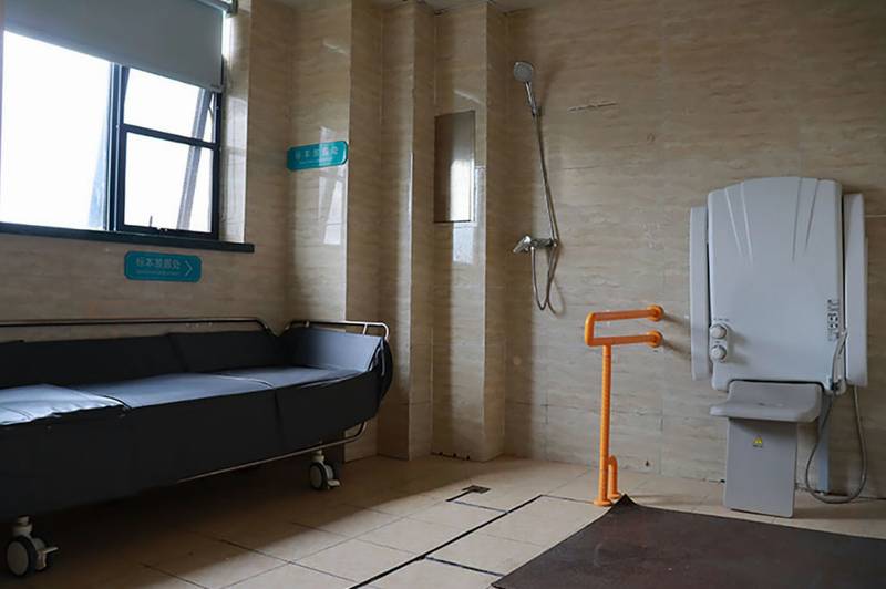 成都顾连天辰:两家老人同住一间房的医养生活参考