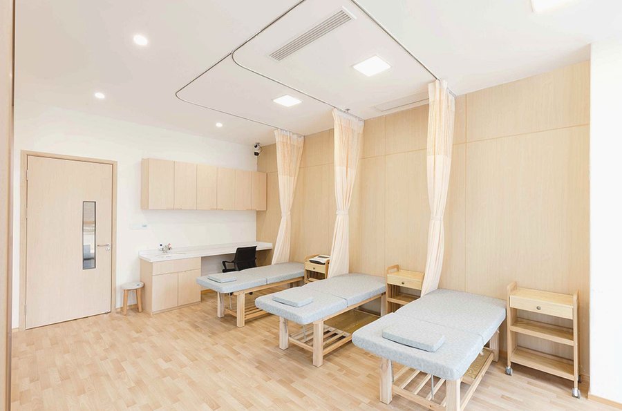 成都锦江枫树街旁,蓉城康养·美邸照护之家枫树苑的骨折术后康复配置观察