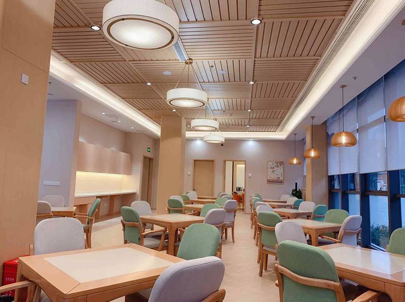 成都锦江区美邸照护之家膳食观察：营养师定制糖尿病、高血压与软食专属餐实践