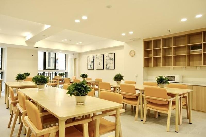 成都锦江区普惠型养老院收费参考:以川投舒适之家颐康养老中心为例看费用构成与2026年价格区间