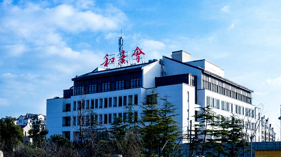 成都金牛区环境好的养老院:保利成都和熹会颐养中心与金科苑的两种选择