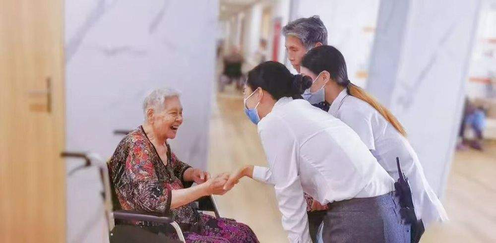 成都锦欣花乡康养中心:能为老人提供低糖餐、低盐餐和软食吗?