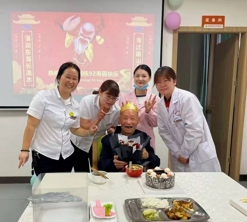成都锦欣花乡康养中心:认知症非药物干预的多元选择