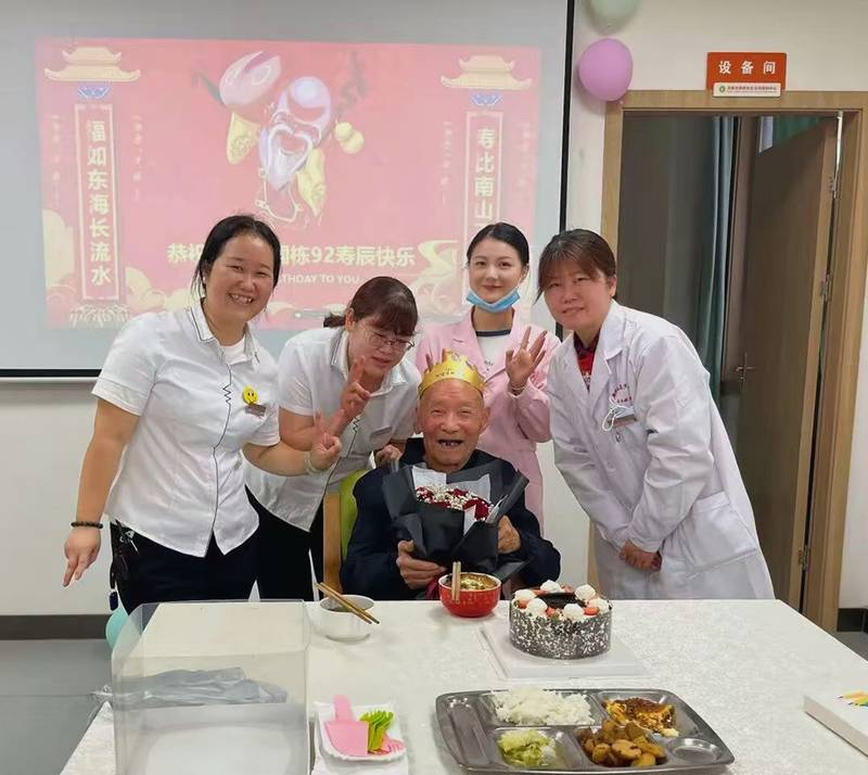 成都锦欣花乡康养中心:以专业营养师配餐,守护长辈健康每一餐
