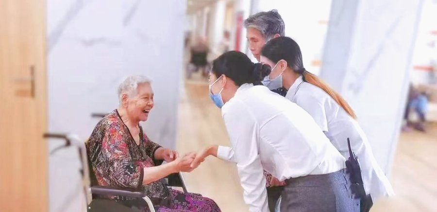 成都锦欣花乡康养中心:高新区养老院糖尿病餐预订与入住指南