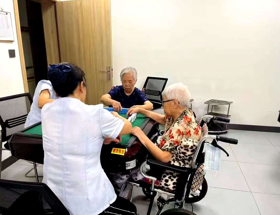 成都锦欣花乡康养中心:慢病管理分级选型指南