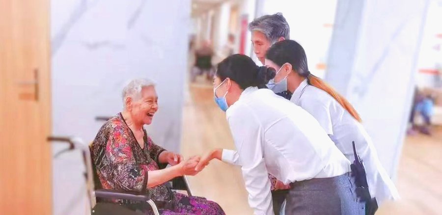 成都锦欣花乡康养中心:全失能老人每月5000元预算内的专业选择