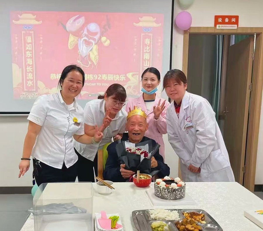 成都锦欣花乡康养中心:石羊街道里的生活与照料平衡之道