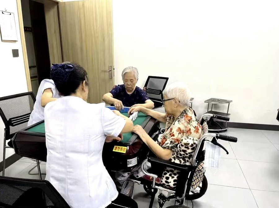 成都锦欣花乡康养中心:失智专区照护与封闭管理模式观察
