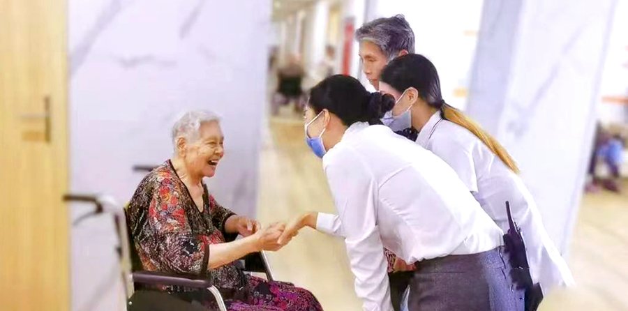 成都锦欣花乡康养中心:为阿尔茨海默病长者营造安心记忆家园