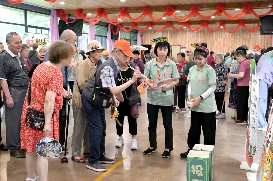 成都锦欣花乡老年公寓:脑梗后遗症康复护理全解析
